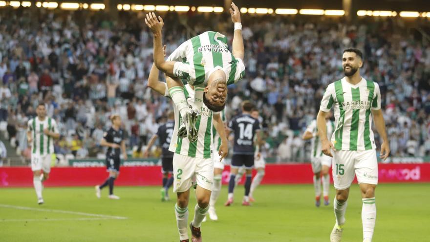 El Córdoba CF devuelve la sonrisa a El Arcángel noqueando al Cádiz