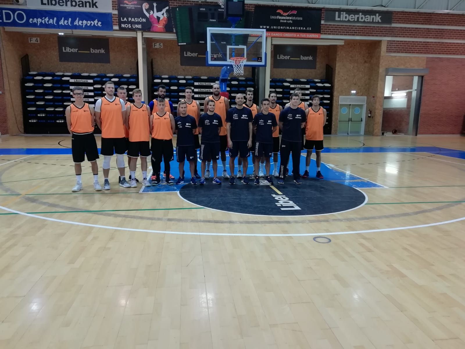 Oliver Arteaga con el Liberbank Oviedo Baloncesto