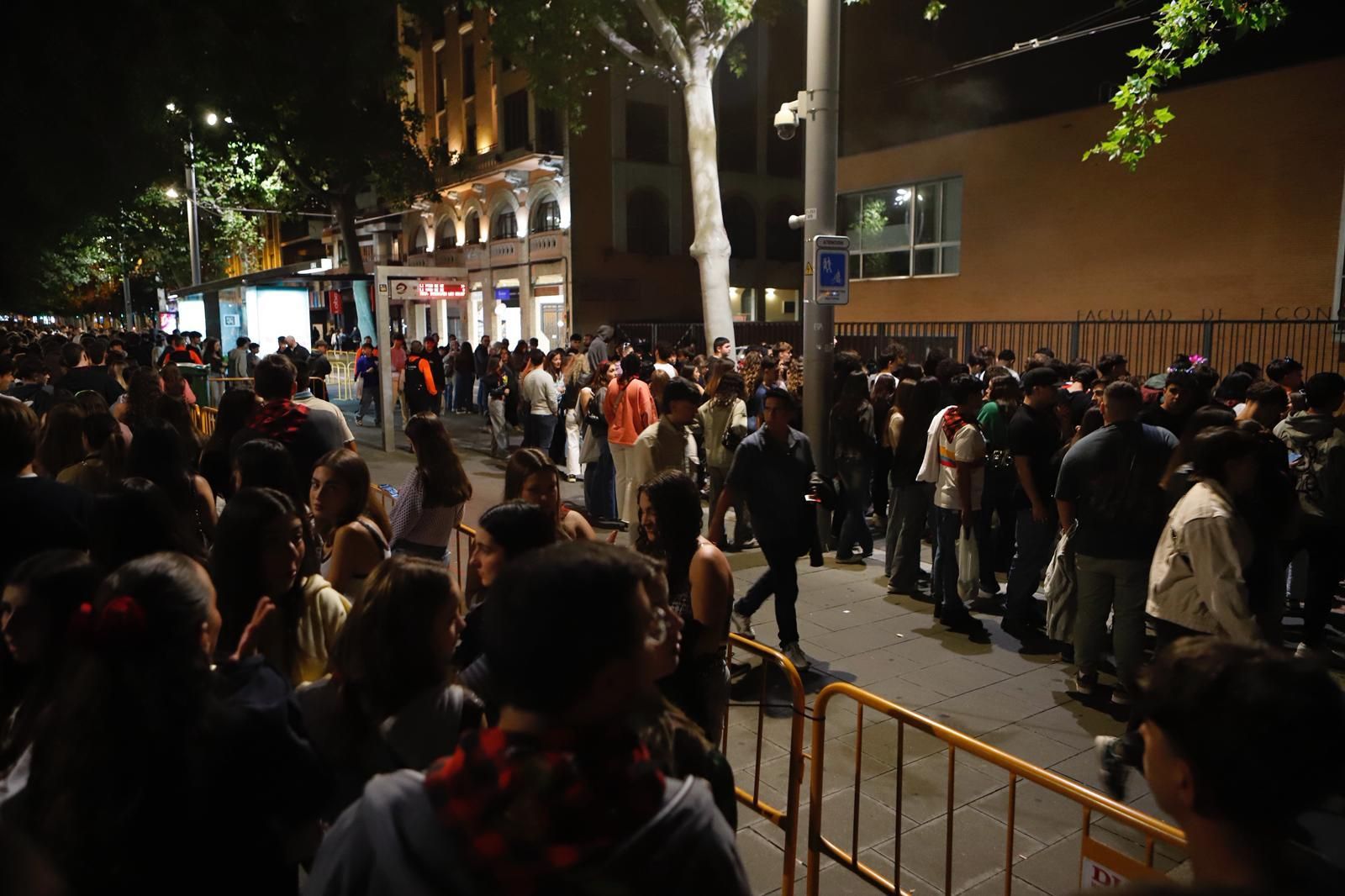 EN IMÁGENES | Largas filas en las paradas de tranvía en las primeras horas de huelga