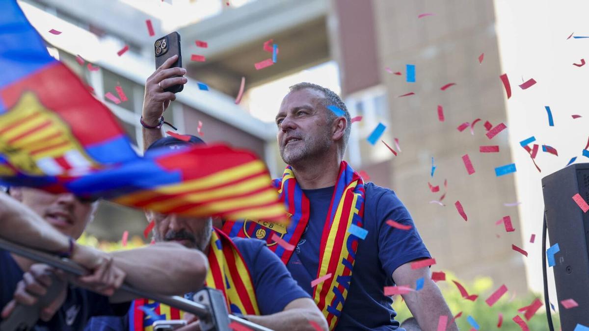 Hansi Flick descolgó el teléfono para llamar a Gordon y a Rodri y convencerlos del proyecto