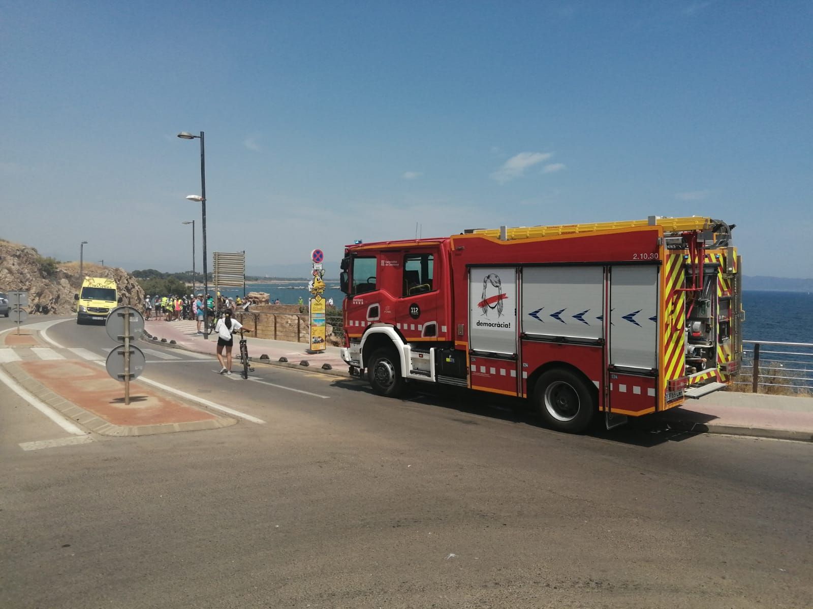 Incendi a un pis de l'Escala