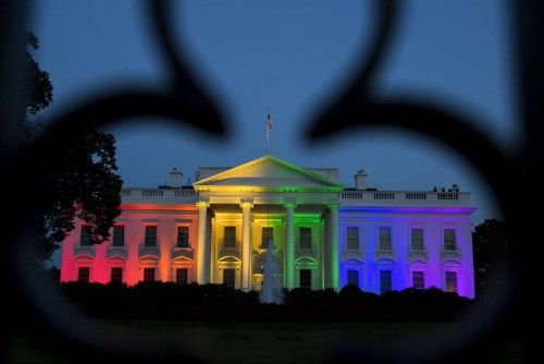 La Casa Blanca ha iluminado su fachada con la bandera arcoiris tras la aprobación del matrimonio homosexual