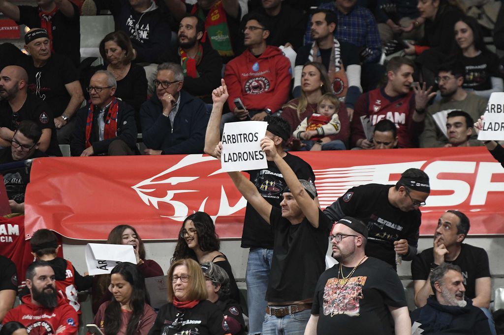 Todas las imágenes del partido del UCAM Murcia contra el Bàsquet Girona