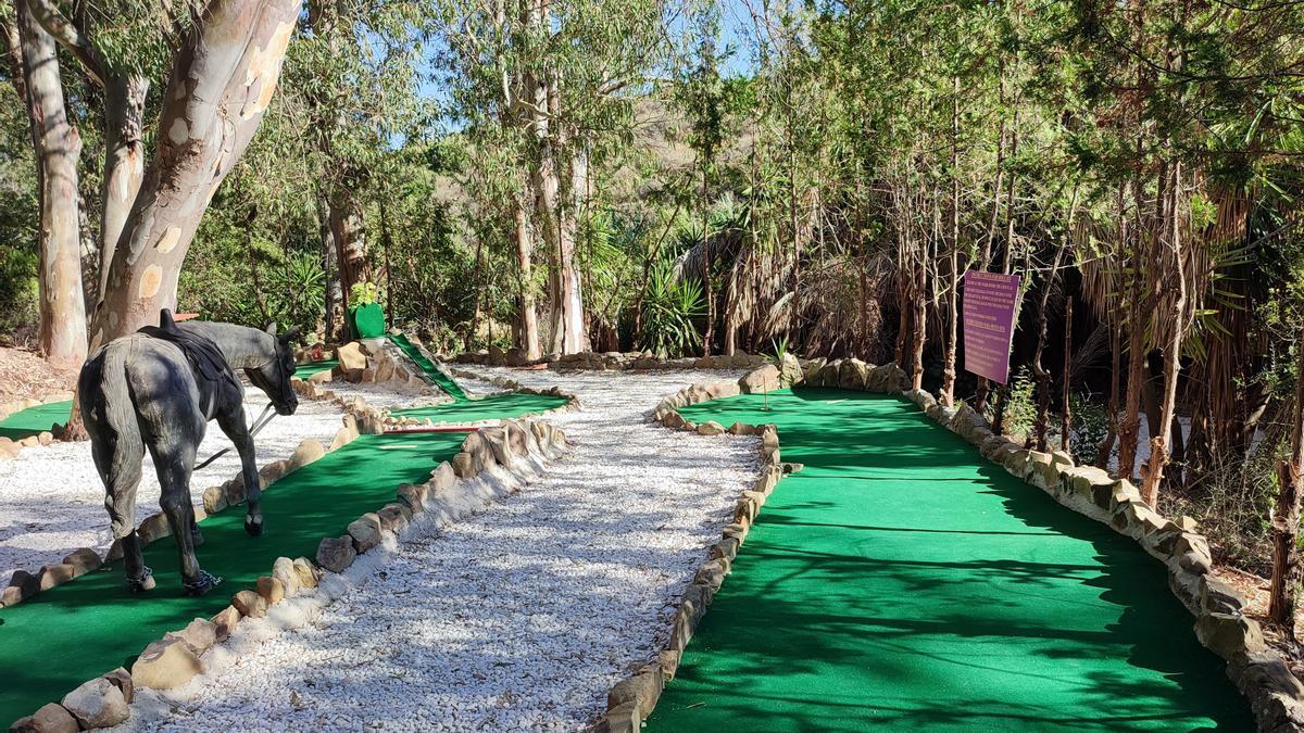 Restaurante Román Oasis es uno de los cinco minigolf que se encuentran en la provincia de Málaga