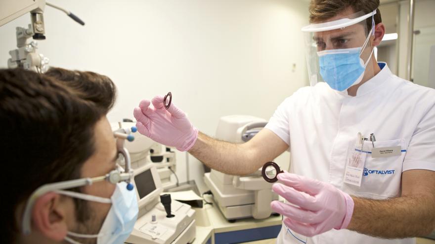 El auge de la operación de miopía en pacientes con gafas tras un año con mascarilla