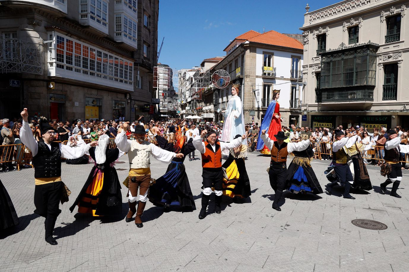 Las fiestas de A Peregrina llenan Pontevedra