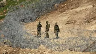 Israel lanza una ola de ataques contra el sur de Líbano en respuesta a una serie de bombardeos de Hezbolá