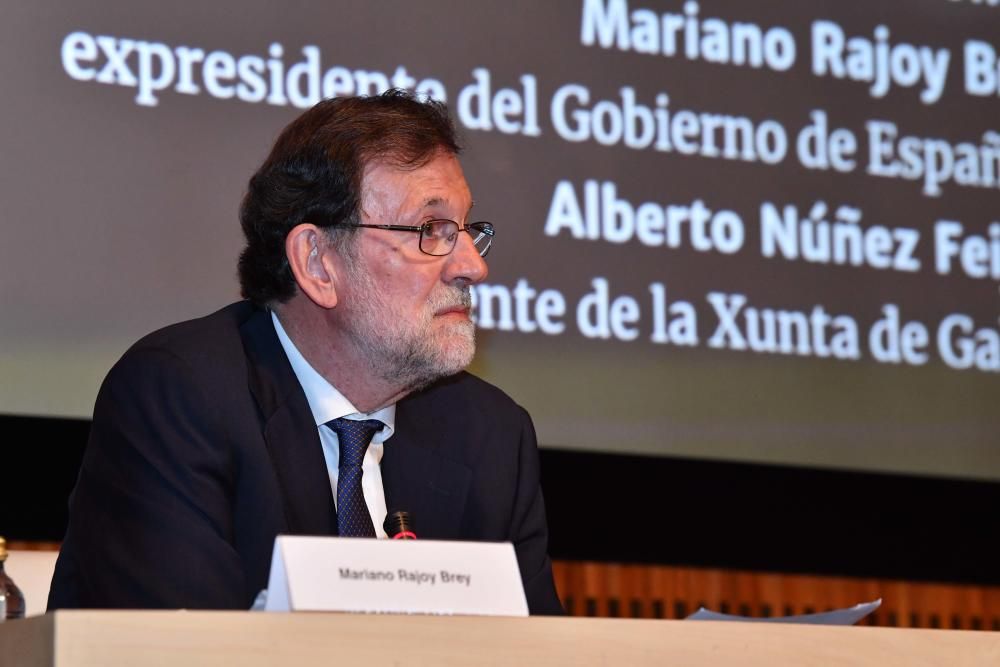 Libro de Romay Beccaría con Feijóo y Rajoy