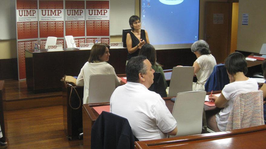 Elena Fernández Gamarra promueve en A Coruña que las personas con alzhéimer continúen con su rutina