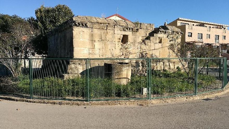 Actualment, de la Torre del Breny se&#039;n conserva la base