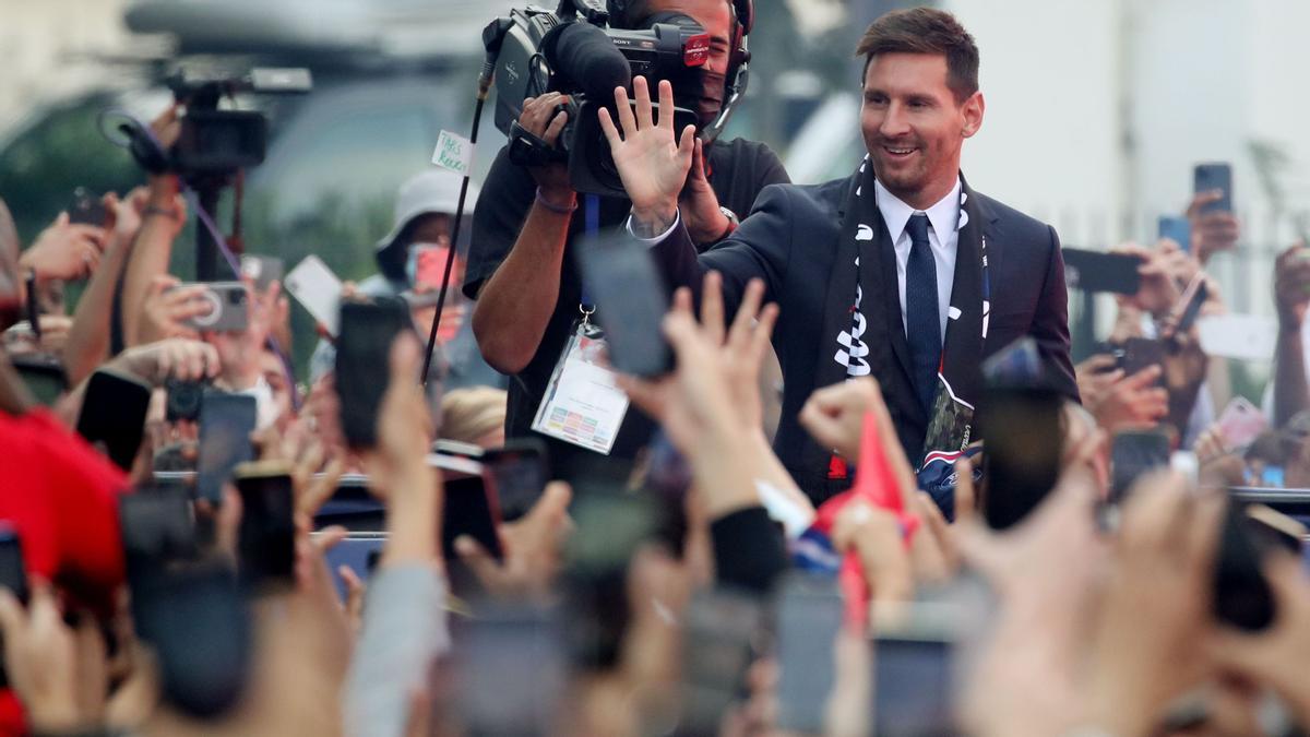 Lionel Messi después de firmar por el  Paris St Germain