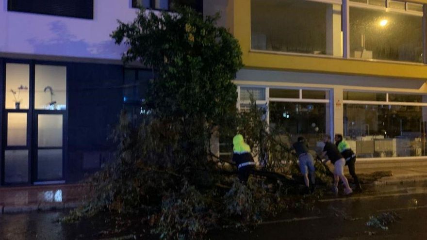 Málaga se lleva la peor cara del temporal con más de 70 emergencias