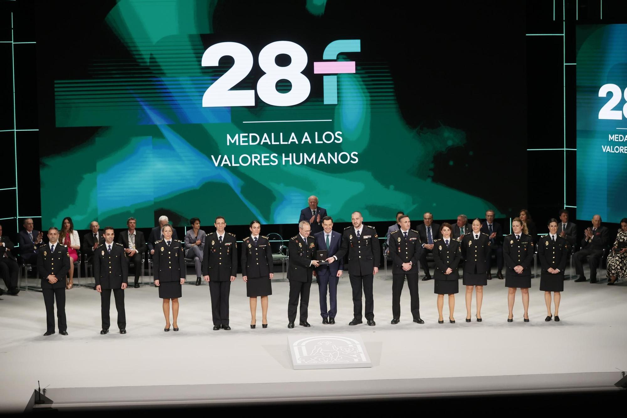 La gala del 28-F y la entrega de Medallas de Andalucía 2024, en imágenes