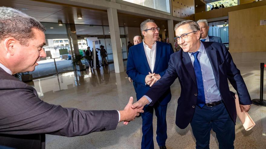 El conseller de Educación en su visita este miércoles a Benidorm.