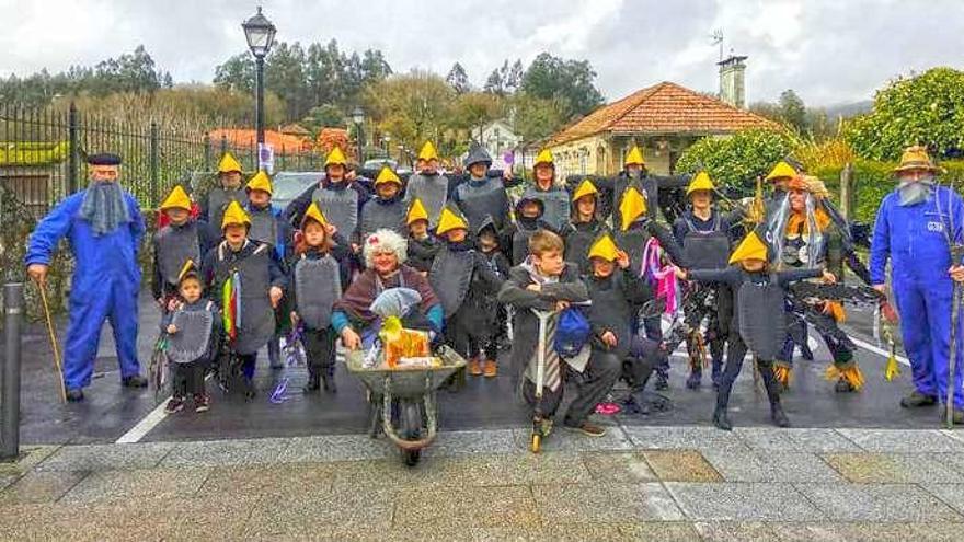 Cerdedo-Cotobade despide o Entroido co concurso do Domingo de Piñata