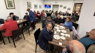 Los mayores de un pueblo de Castellón llenan su nuevo hogar del jubilado: "Es nuestro espacio de reunión"