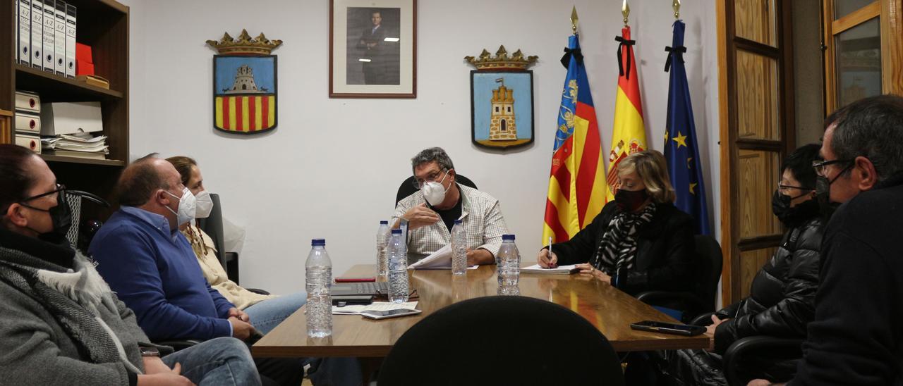 El pleno de Chóvar se reunió este lunes por la tarde y dio cuenta de las renuncias.