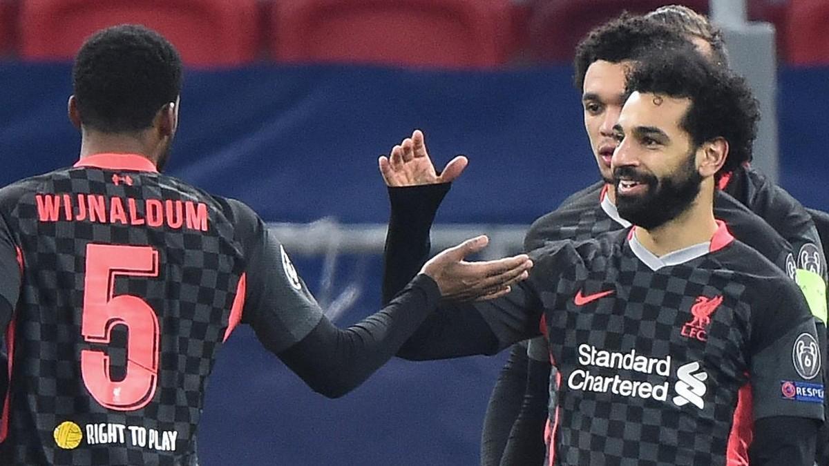 Salah celebra con sus compañeros el 0-1 red