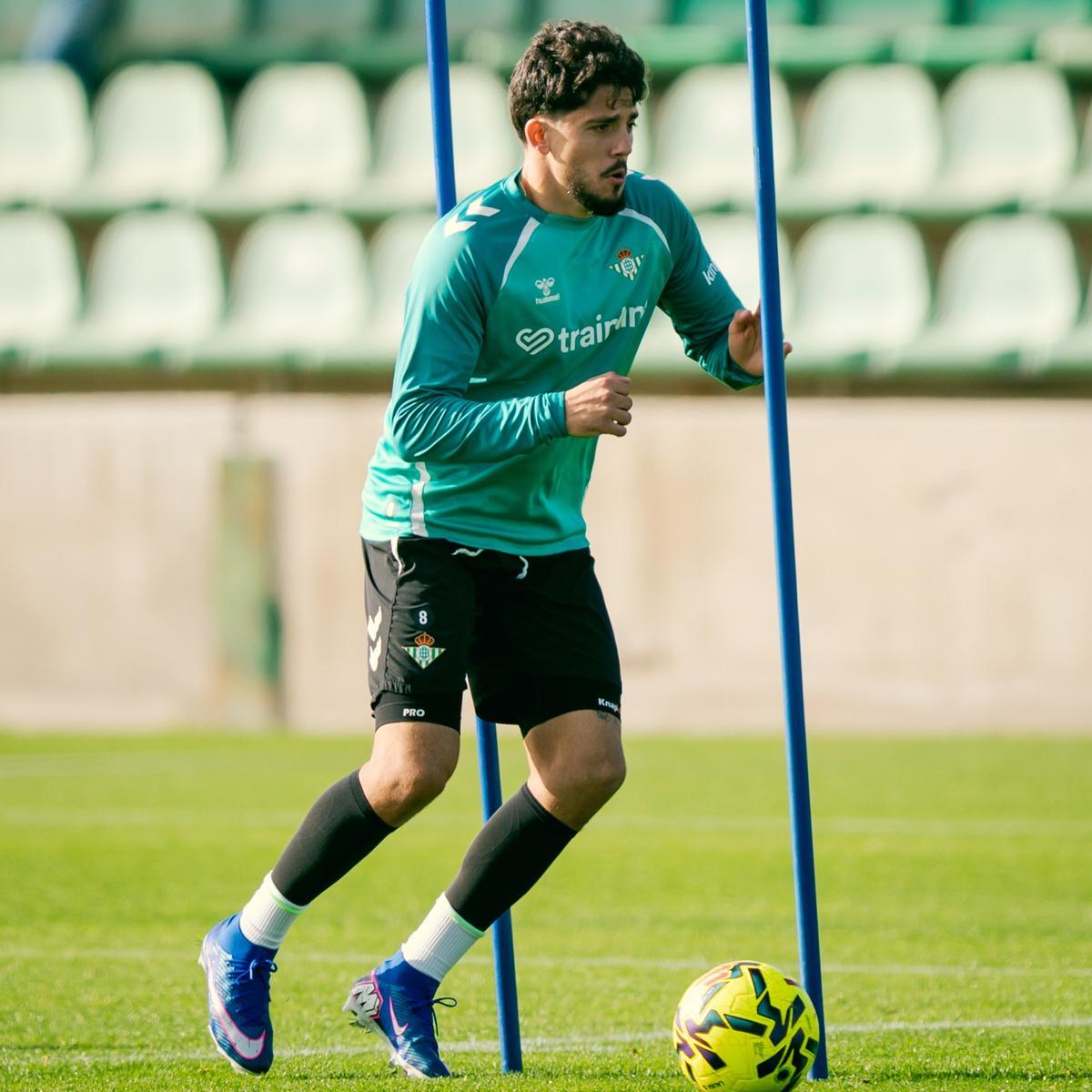 Pablo Fornals, en un entrenamiento con el Betis de esta semana en la CD Luis del Sol