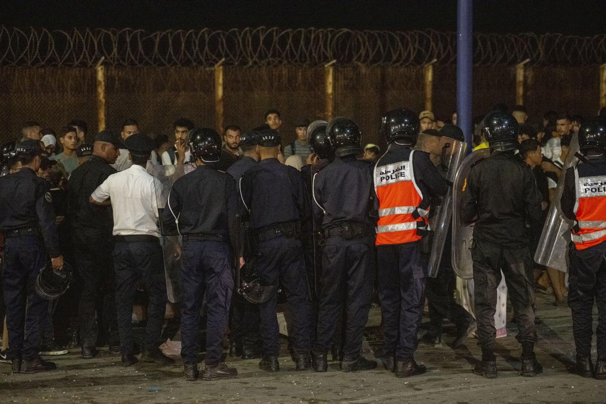 Las imágenes de Ceuta un día después de la gran crisis en la frontera