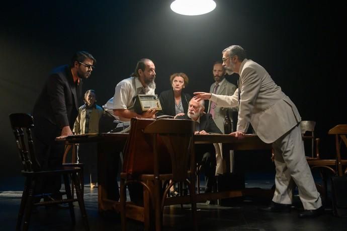 Pase gráfico del estreno absoluto de la obra de teatro "Siete hombres buenos", de Juan Mayorga, protagonizada por Blanca Rodríguez, Miguel Ángel Maciel, Tony Báez, José Luis Massó, José Luis Madariaga, Abraham Santacruz, Ruth Sánchez y Luis O'Malley.  | 04/02/2020 | Fotógrafo: Tony Hernández