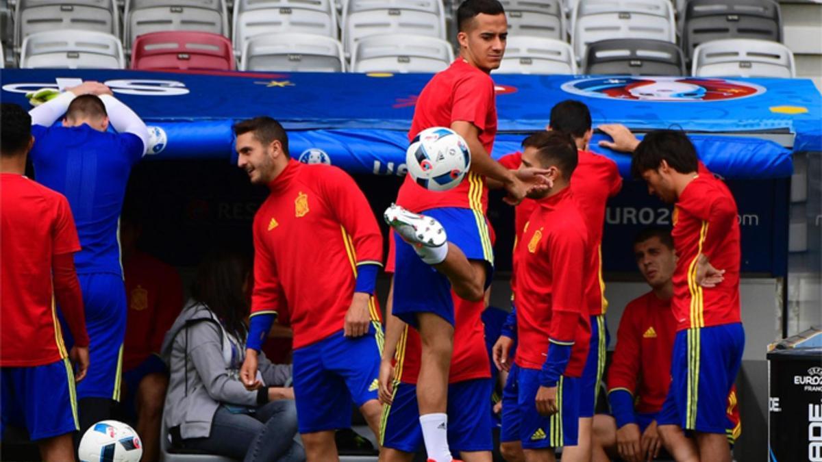 Lucas Vázquez se encuentra concentrado con 'La Roja'