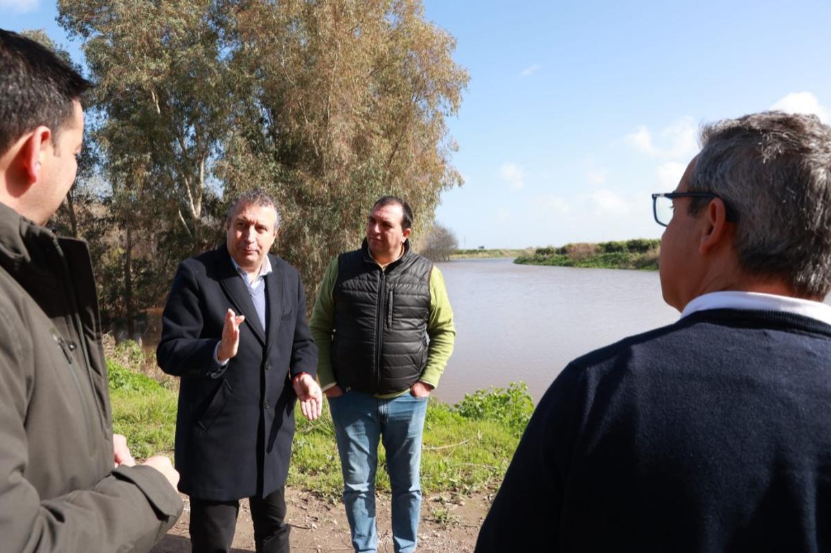 El presidente de la Diputación Javier Fernández visita los dispositivos