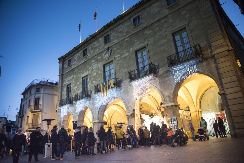 Últim dia del príncep Assuan a la plaça Major de Manresa