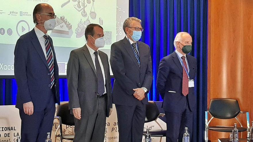 El presidente de la Autoridad Portuaria de Vigo, Jesús Vázquez Almuiña, durante su intervención el pasado lunes en la VIII Conferencia Internacional ARVI sobre el futuro de la pesca.