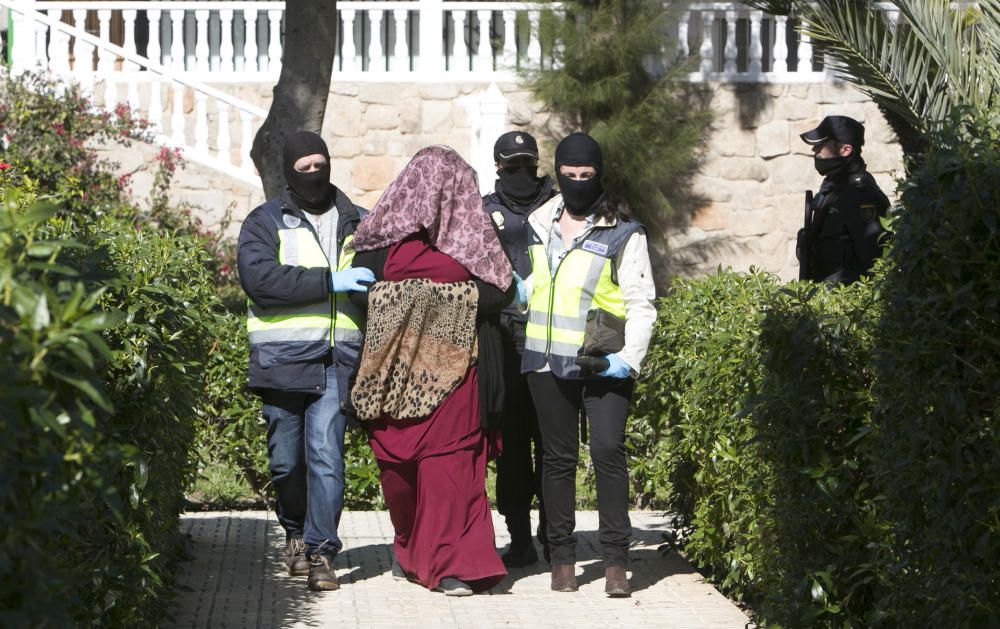 La Policía detiene a una yihadista en Alicante