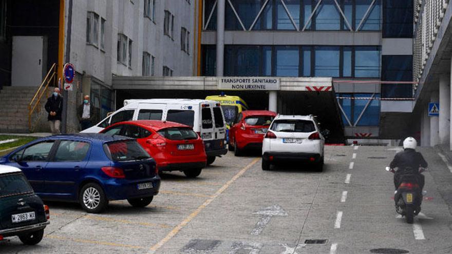 Uno de los accesos al Hospital Universitario de A Coruña.