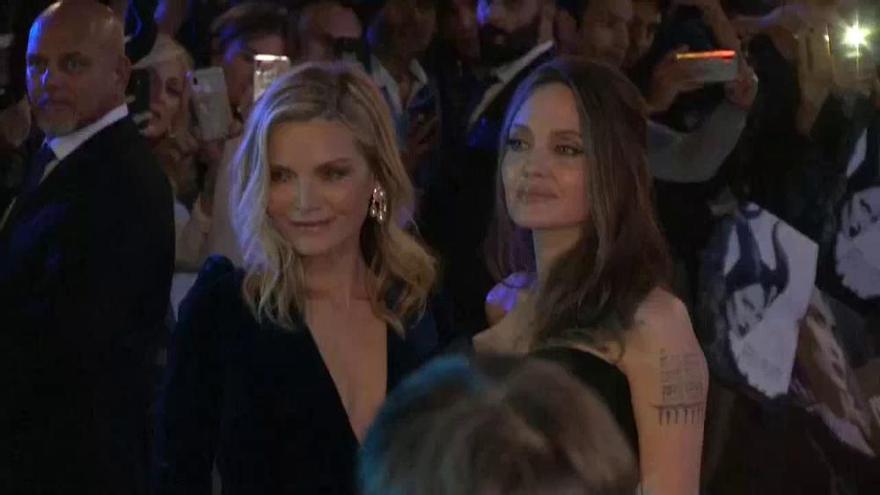 Angelina Jolie y Michelle Pfeiffer embrujan Roma en el estreno europeo de'Maléfica 2'