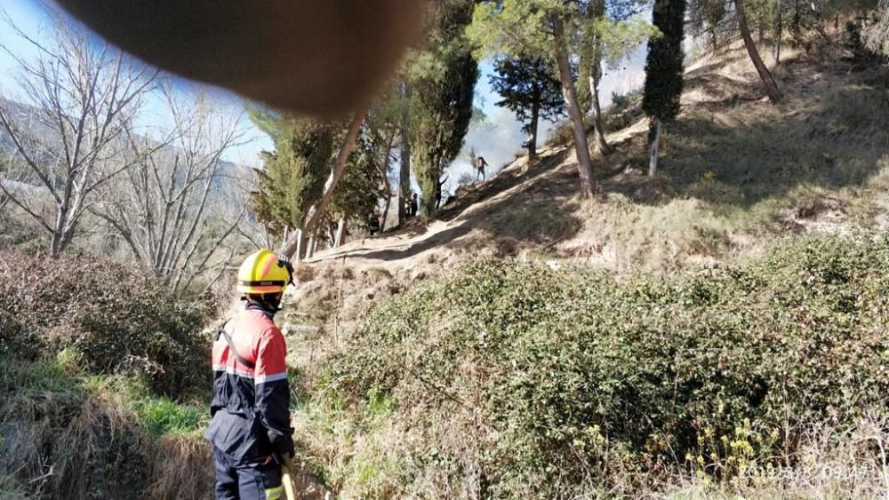 Incendio forestal en la partida Rqier Alt de Alcoy