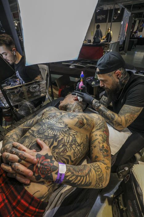 La pasión por la tinta llega a la Alicante Tattoo Convention en la IFA