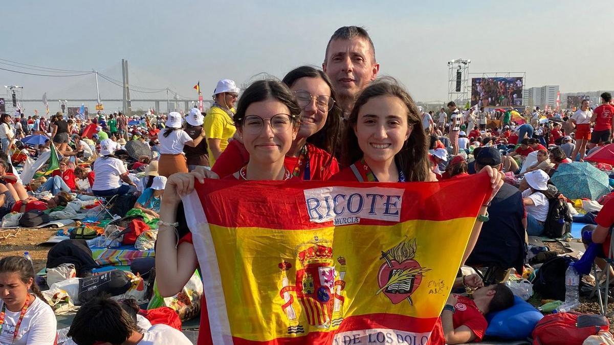 Jóvenes ricoteños que acudieron a la XXXVIII Jornada Mundial de la Juventud en Lisboa (Portugal). 