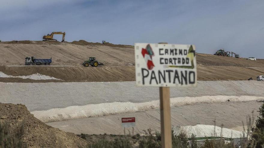 El sellado del vertedero del Puntal del Búho llega al ecuador y en marzo acabará su regeneración ambiental