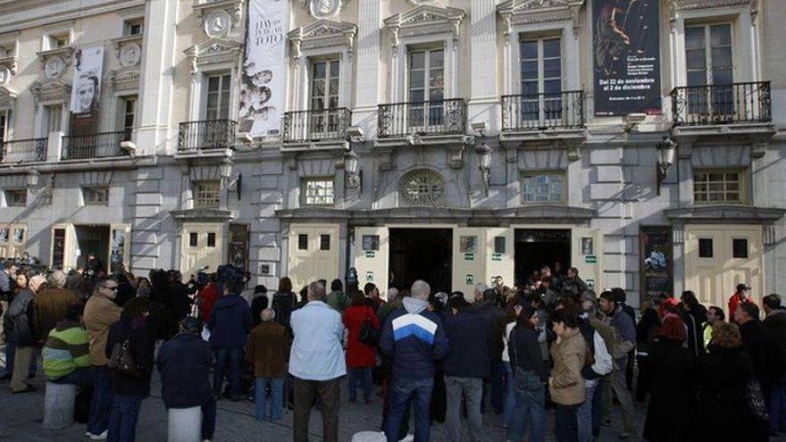 Ana Botella irrita a Twitter por quitar el rótulo de Fernán Gómez del teatro que lleva su nombre