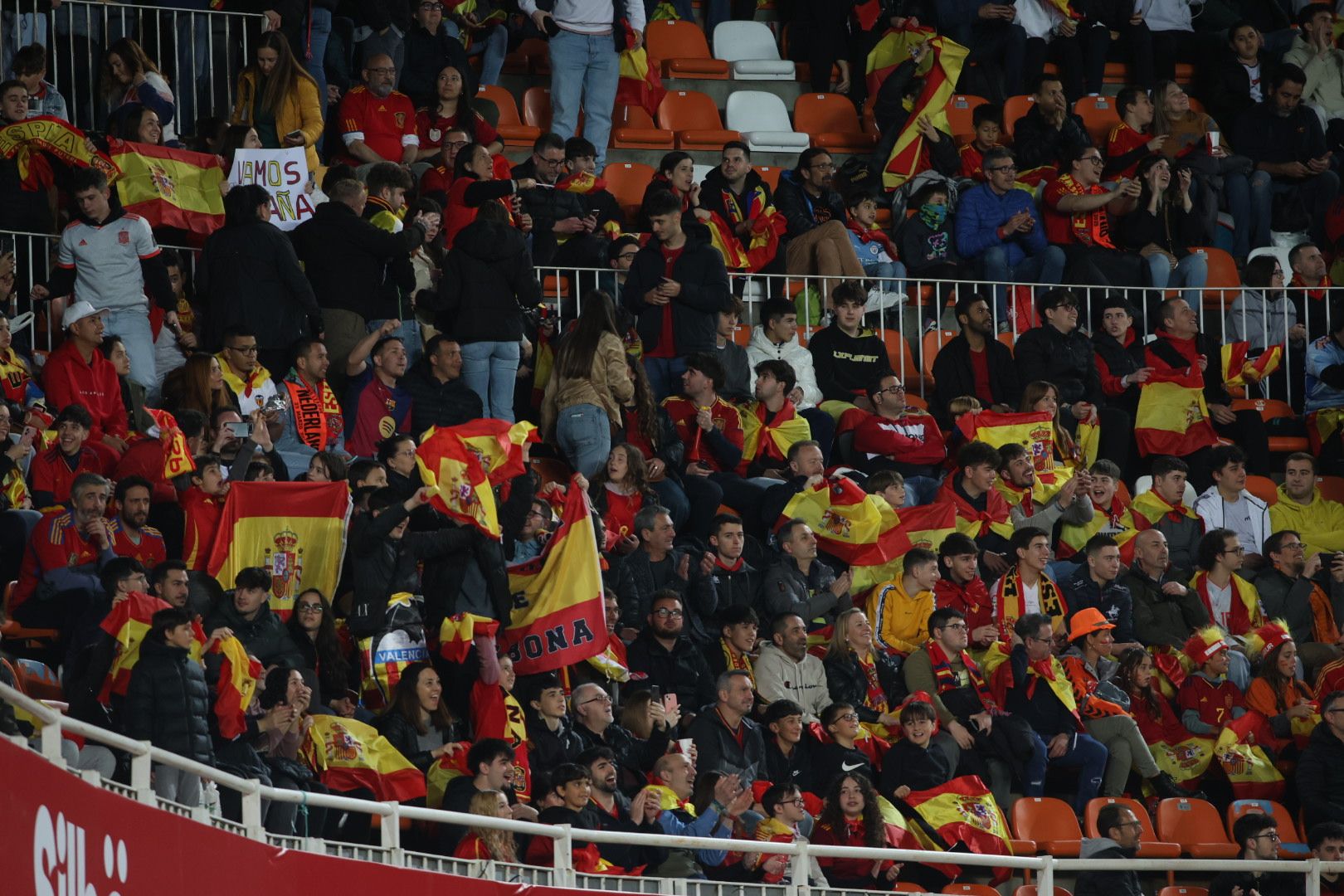 España - Países Bajos: Búscate en la grada de Mestalla