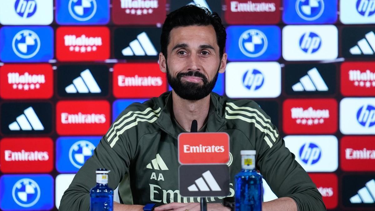 Arbeloa, en titulares: "Mi único mérito con Vinicius es darle mucha confianza y mucho cariño"