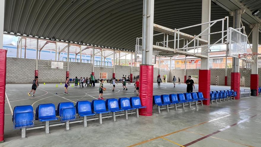 Las obras para cubrir las pistas deportivas de Lucena se ejecutarán en verano