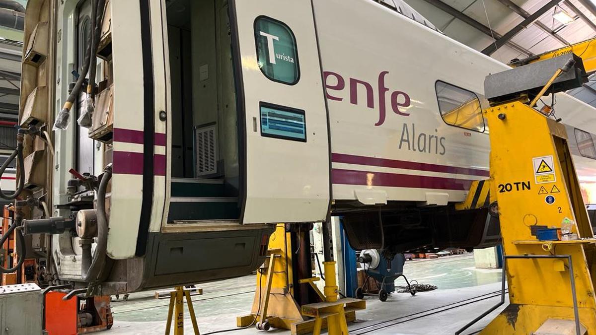 Renfe realizará la remodelación integral de trenes de la serie 490 en la Base de Mantenimiento de Los Prados.