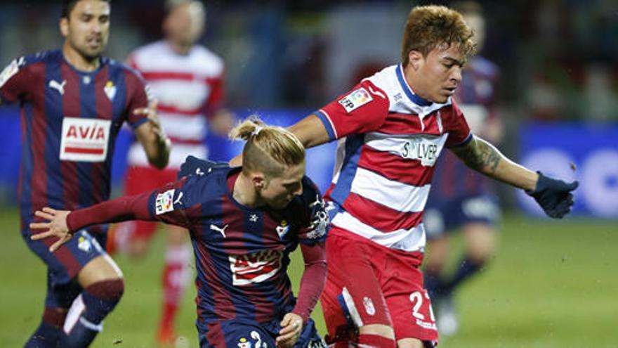 El Eibar vapulea al Granada.