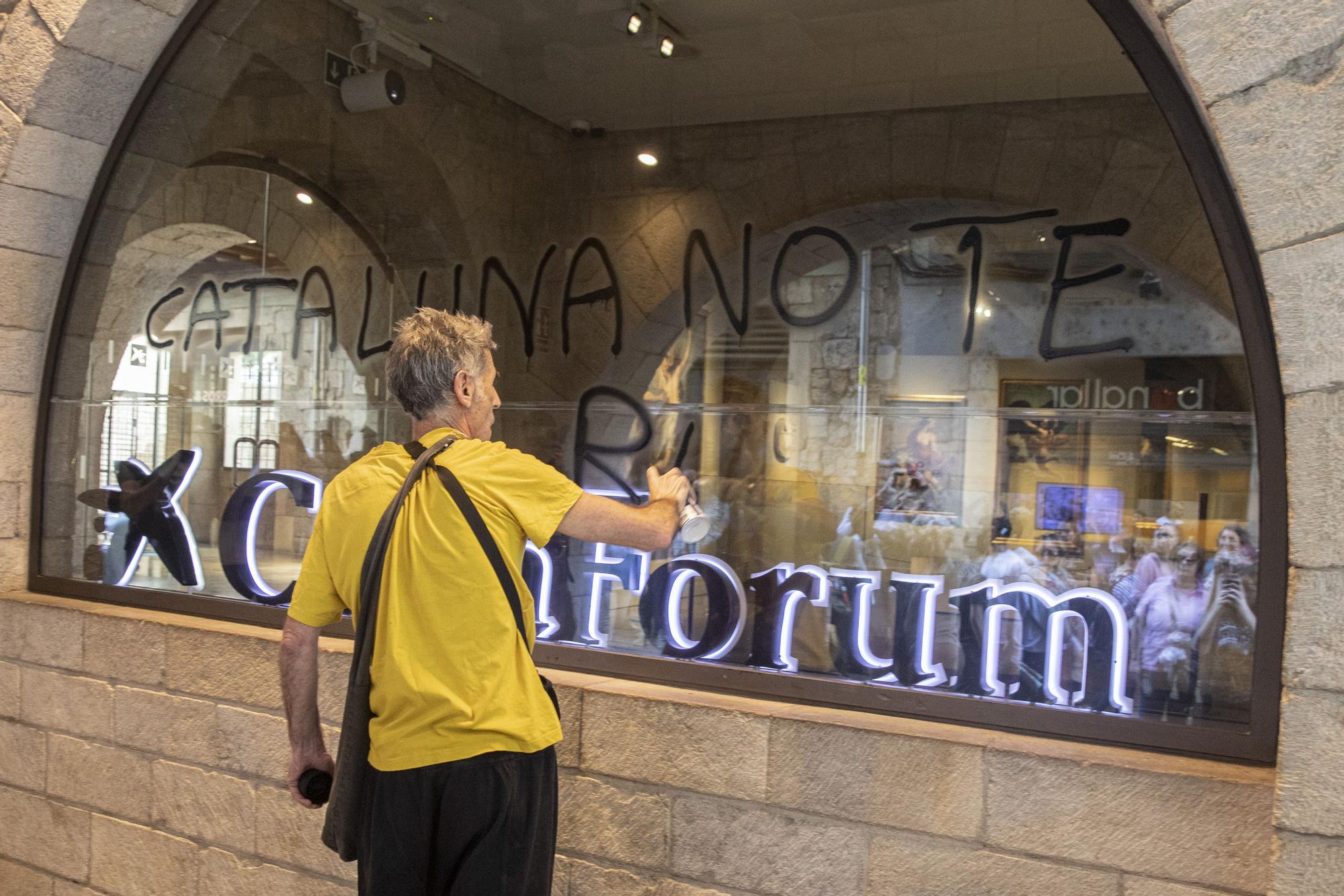 Protesta contra la monarquia i la Fundació Princesa de Girona