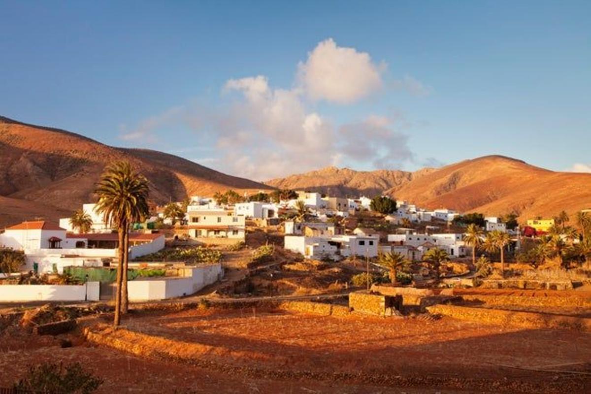 Pequeño pueblo de Toto, en Fuerteventura, al atardecer