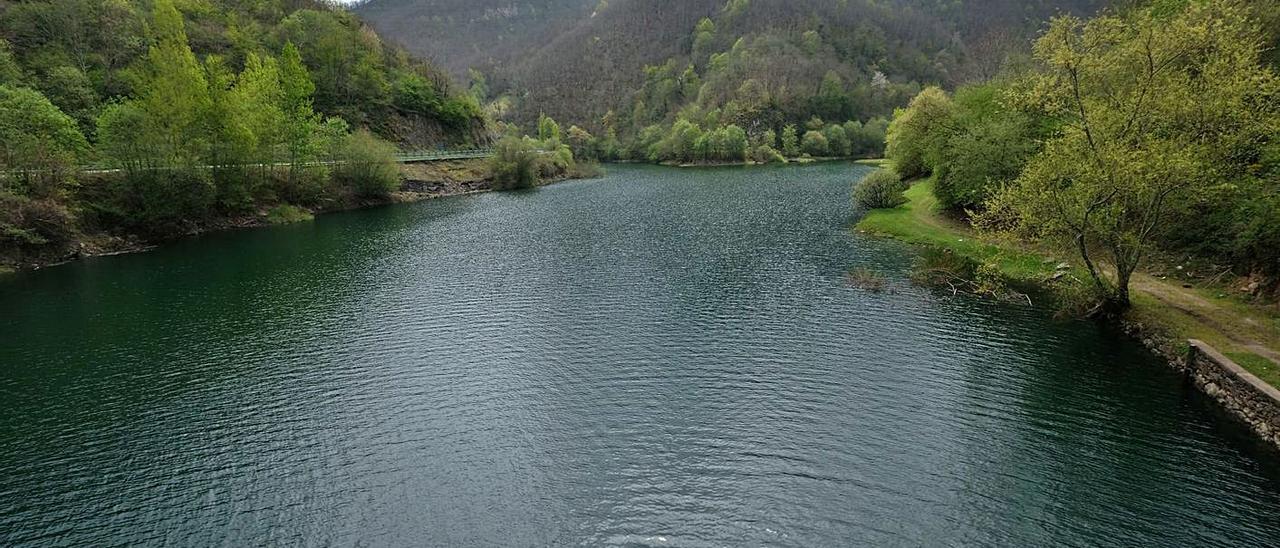 El pantano de Tanes, en el concejo de Caso.