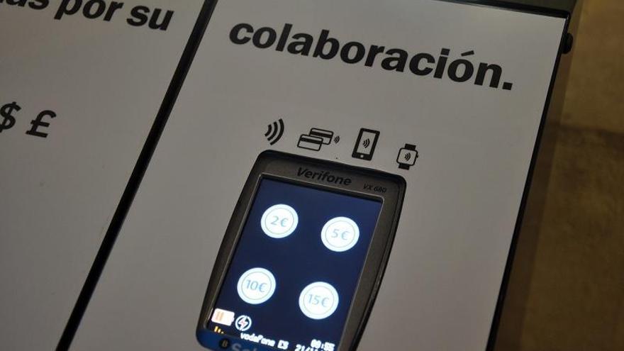 El Sabadell instala dispositivos electrónicos para hacer donativos a los afectados por la gota fría