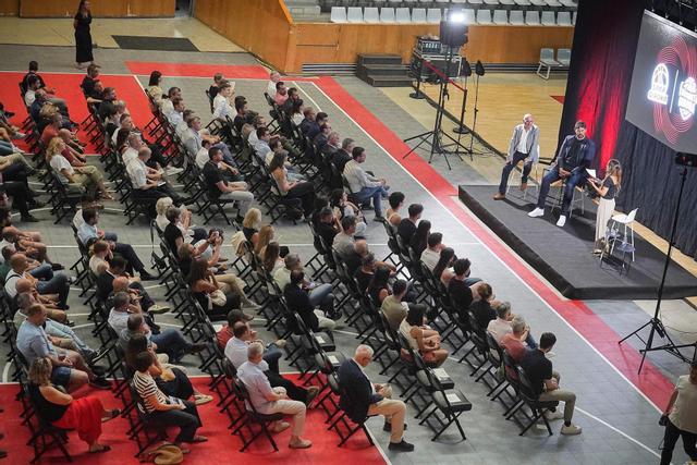 Announcement of the merger between Uni and Basketball Girona