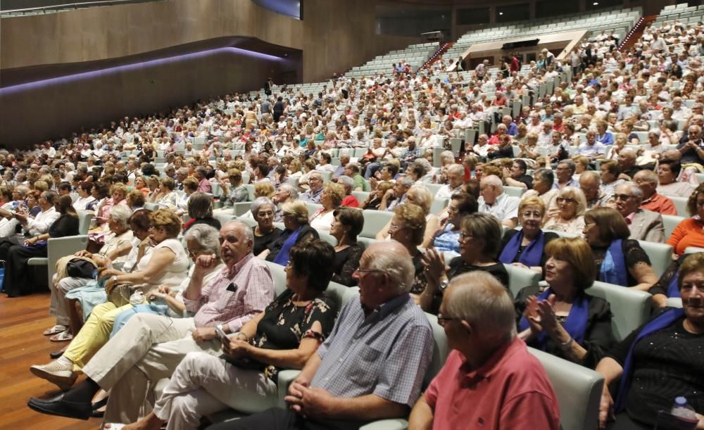 El Mar de Vigo registró aer una notable asistencia de público para seguir la puesta en escena de Acopovi y Airiños.