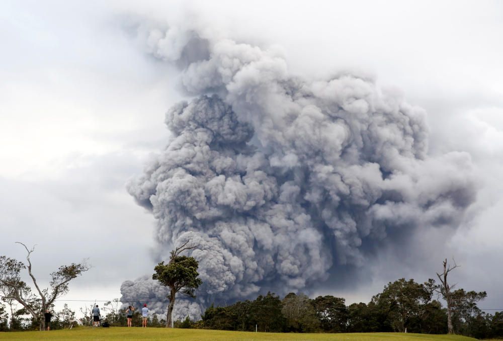 El volcán hawaiano Kilauea entra en erupción