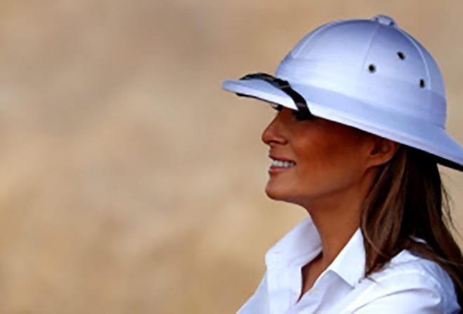 Melania Trump con el casco de la polémica